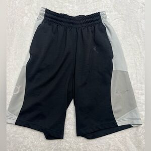 Nike grey and black short mens size small basketball ball shorts athlete K315